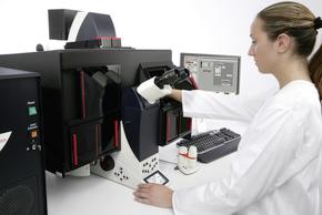 Trạm làm việc hiển vi huỳnh quang cao cấp